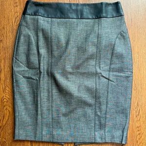Express Gray Pencil Skirt - Faux Leather Band - Size: 8